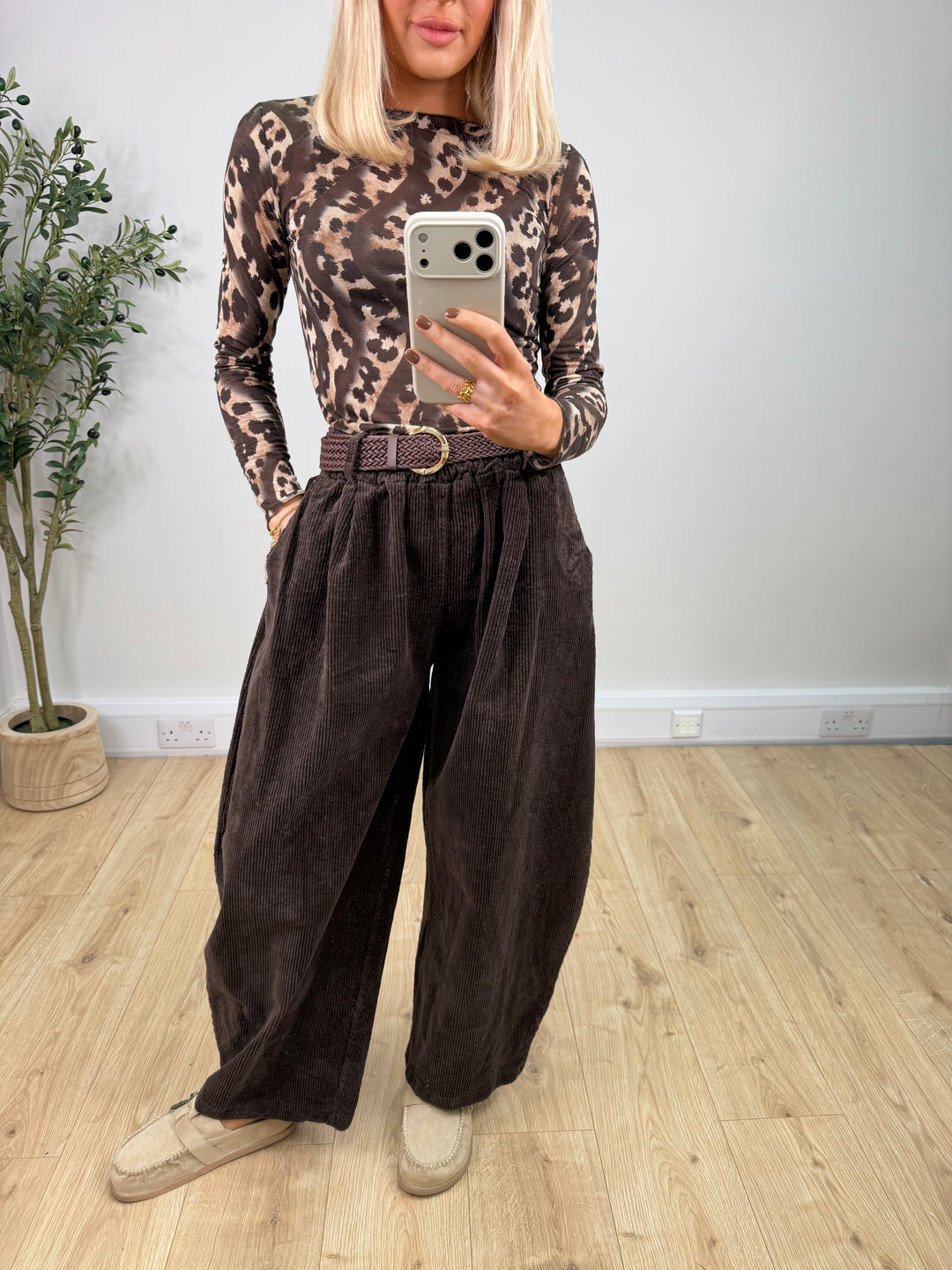 Cord Barrel Belted Trousers - Chocolate