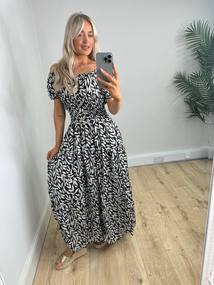 Jolie Magic Maxi Dress - Black