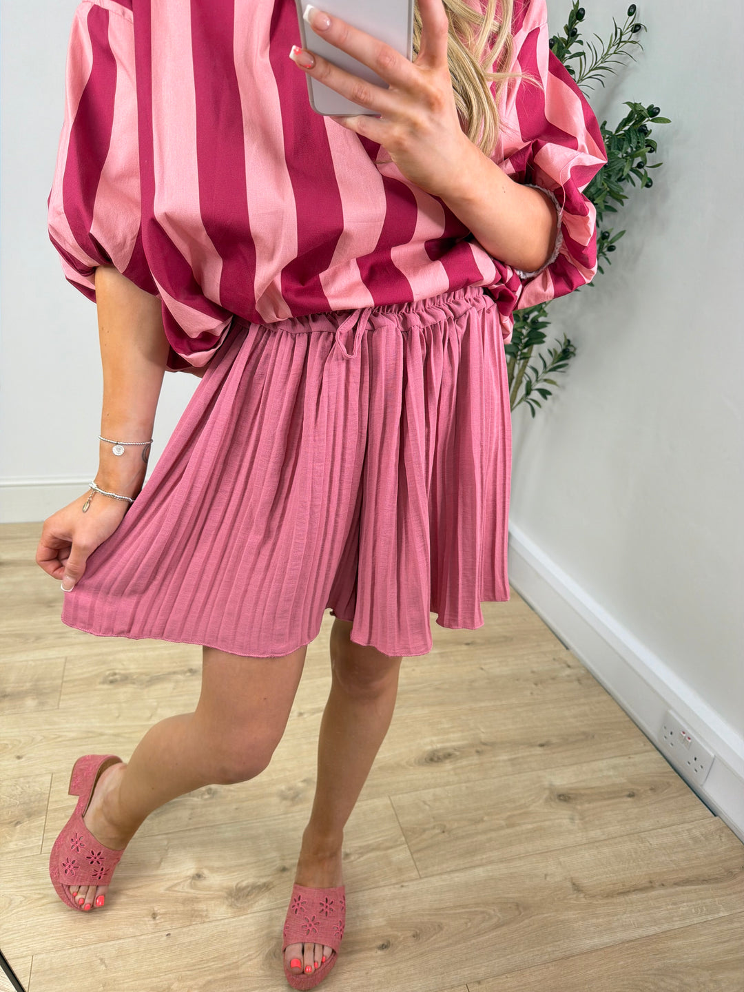 Jessie Pleated Shorts - Rose Pink