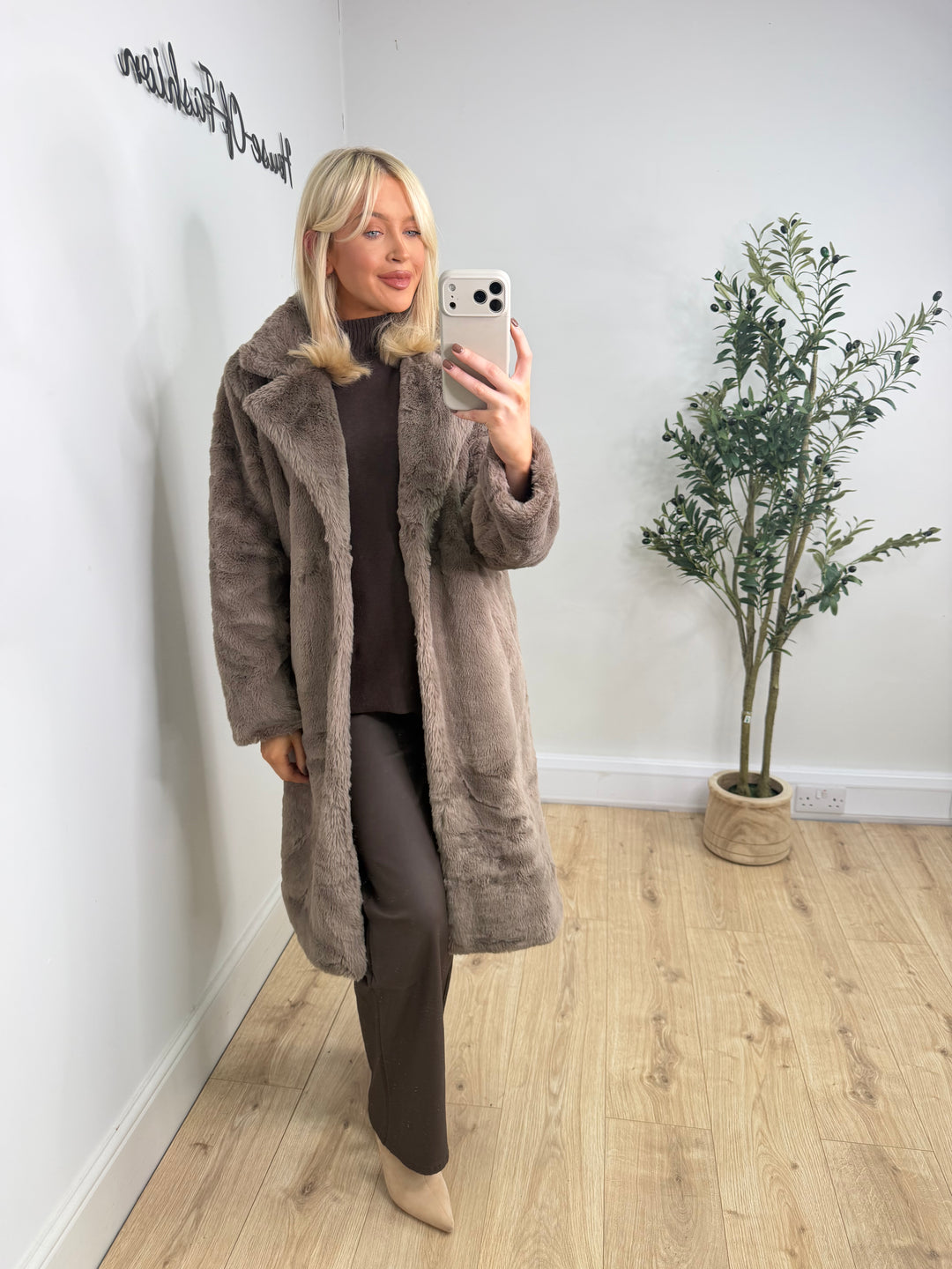Josie Faux Fur Coat - Mocha