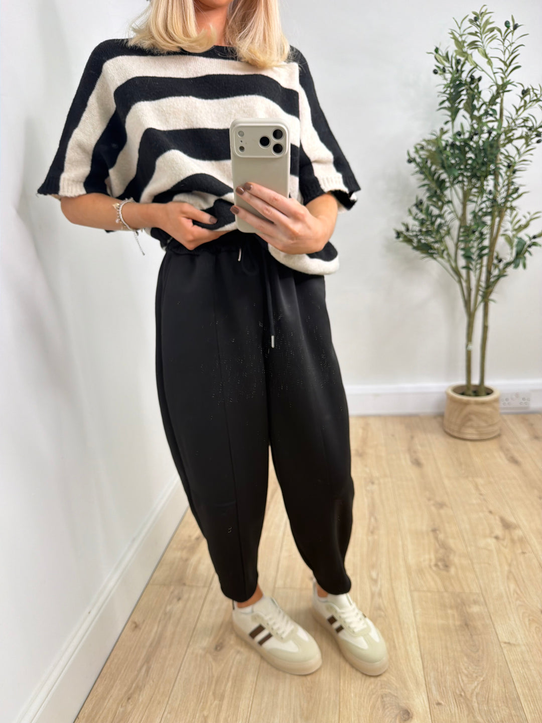 Barrel Leg Joggers - Black
