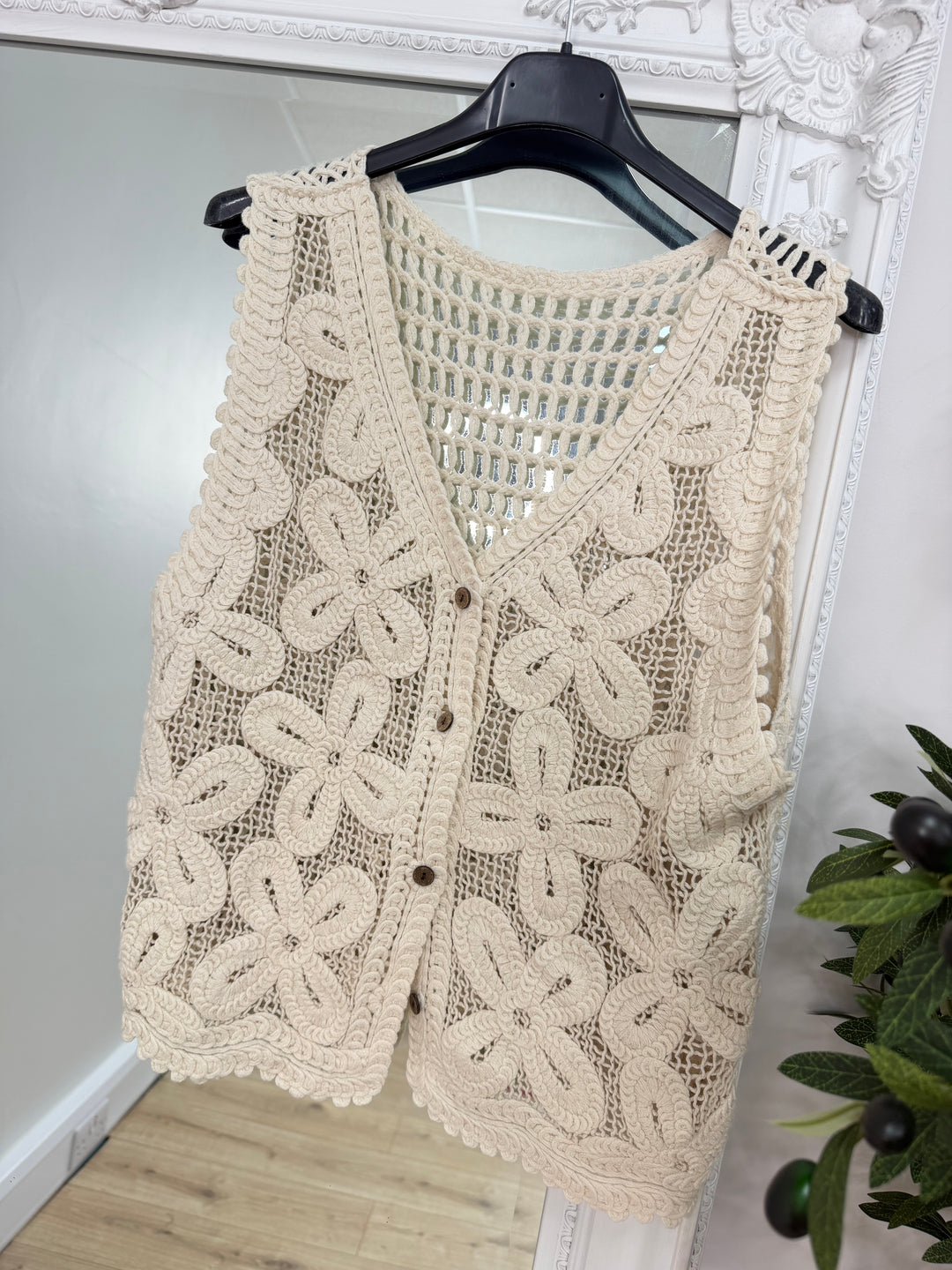 Crochet Flower Tank Top - Cream