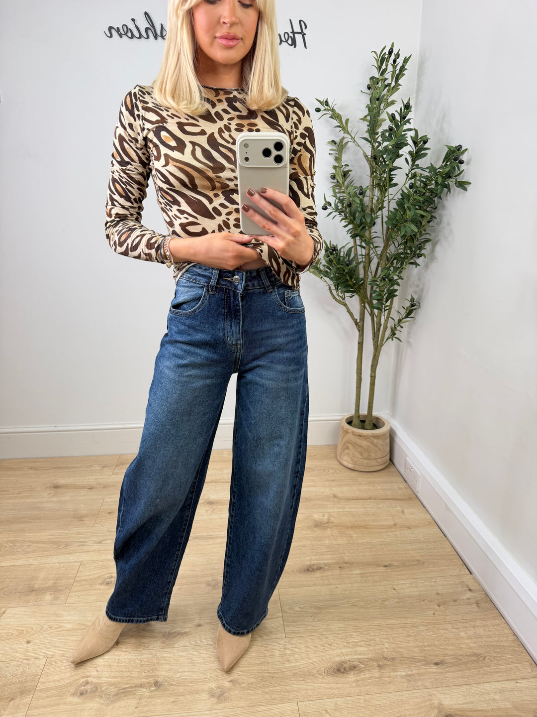Sara Barrel Jean