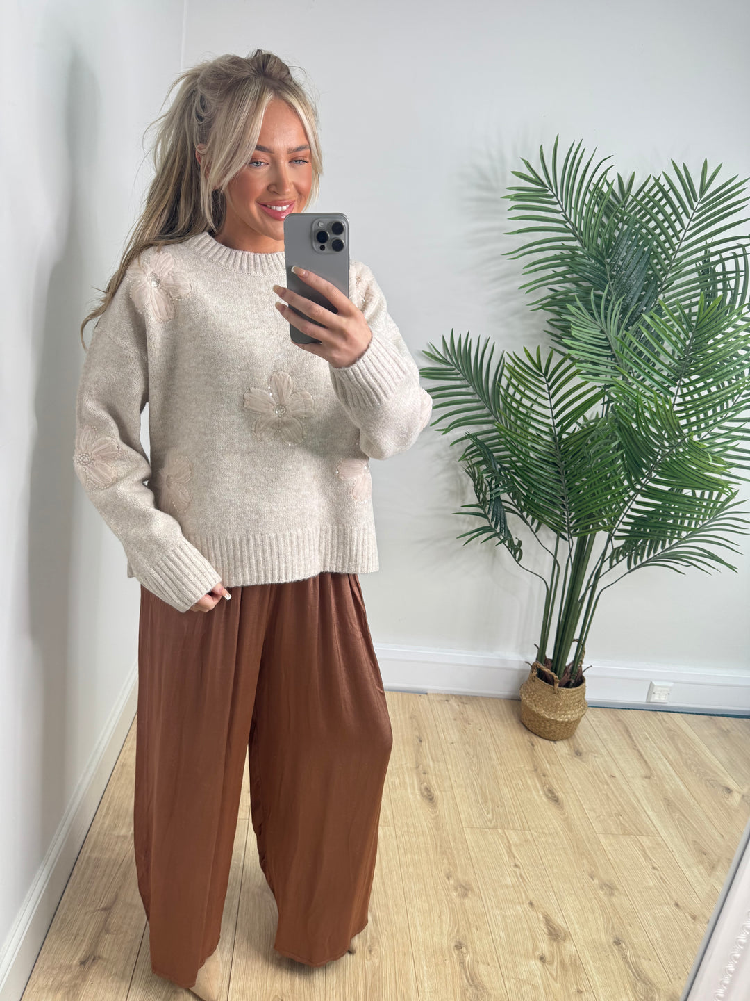 Sophie Flower Knit - Beige