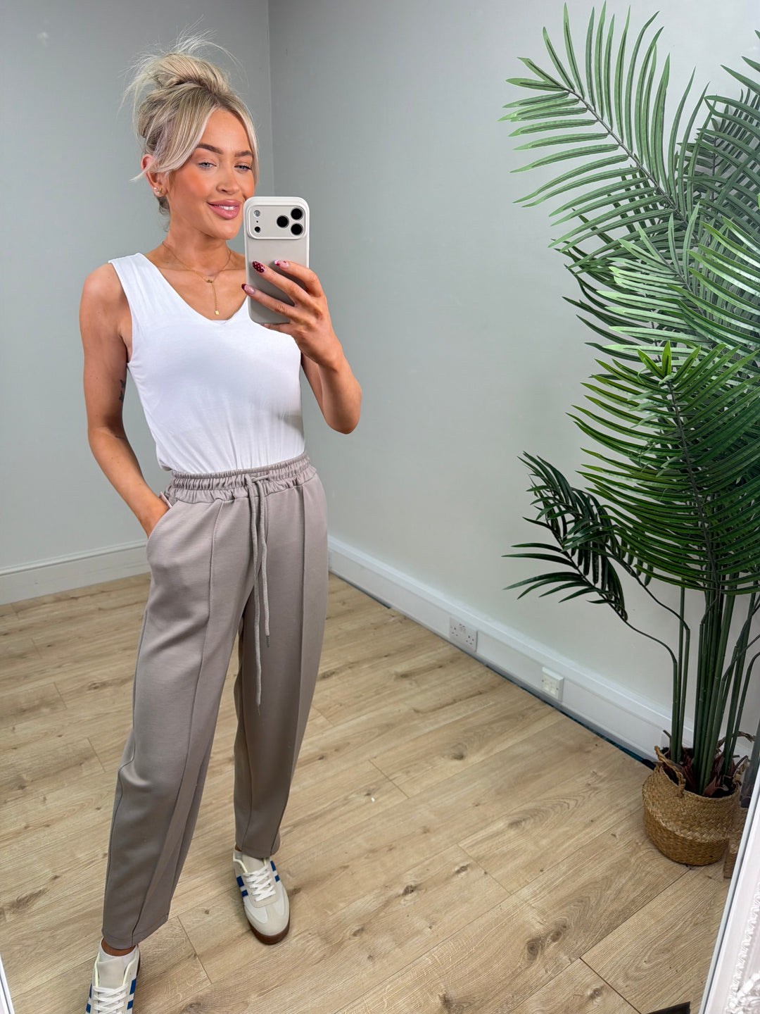 Relax Tapered Joggers - Mocha