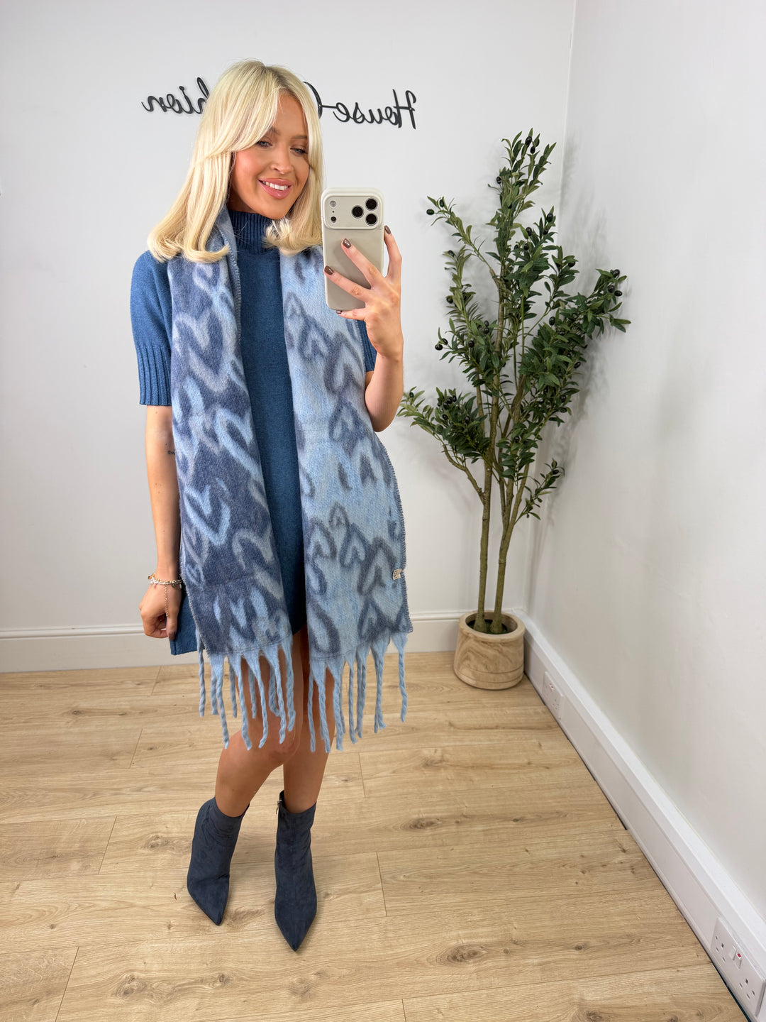 Hallie Heart Scarf - Blue