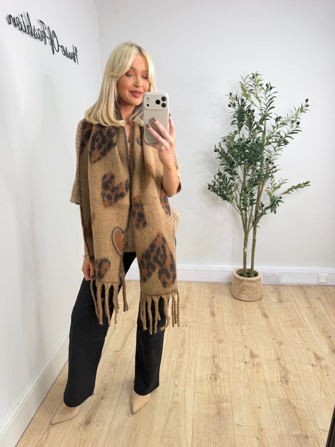 Harriet Heart Scarf - Tan