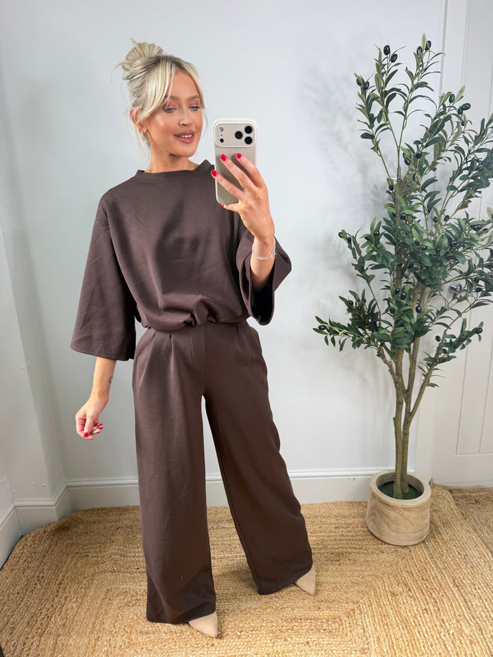 Laura 2 Piece - Chocolate