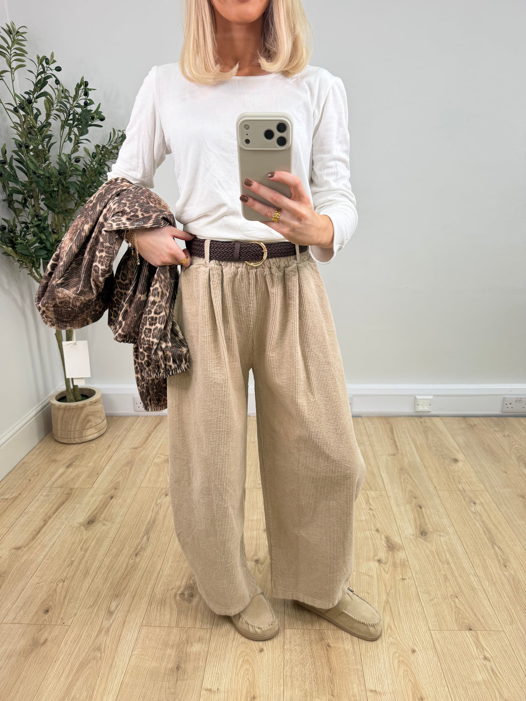 Cord Barrel Belted Trousers - Beige