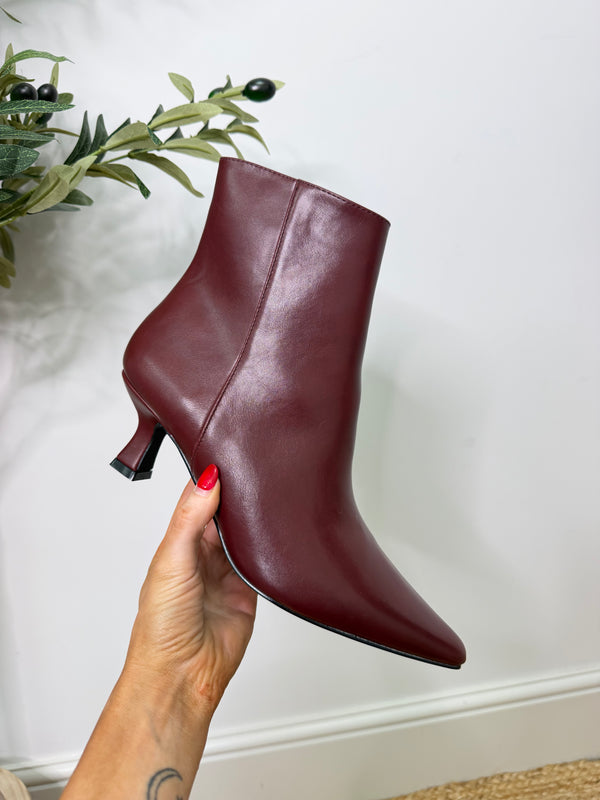 Dorothy Boots - PU Wine