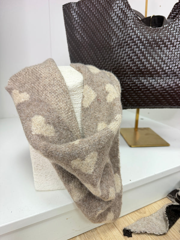 Knitted Neck Scarf - Mocha Heart