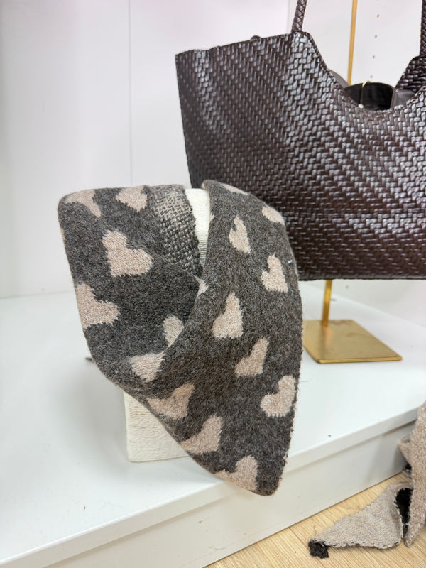 Knitted Neck Scarf - Chocolate Heart